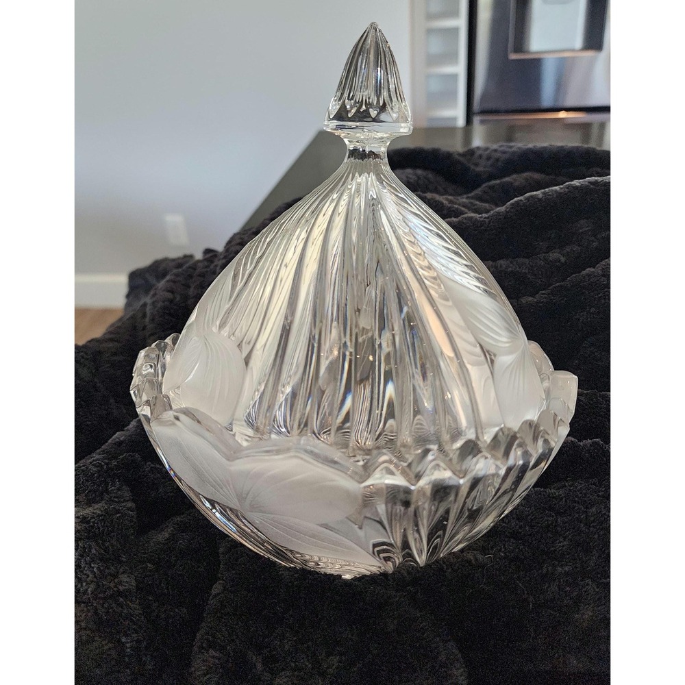 Vintage Sutton Place Lead Crystal Candy Dish Frosted Trillium Design 24% Lead